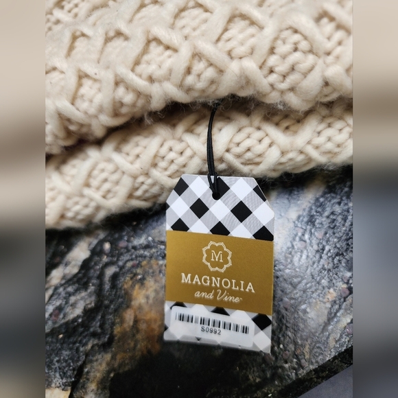 Magnolia and Vine ladies knit winter hat NWT - Picture 3 of 3